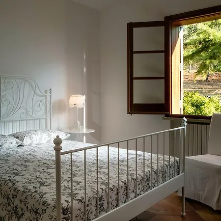 Poggio Di Mare Bed and Breakfast 3*