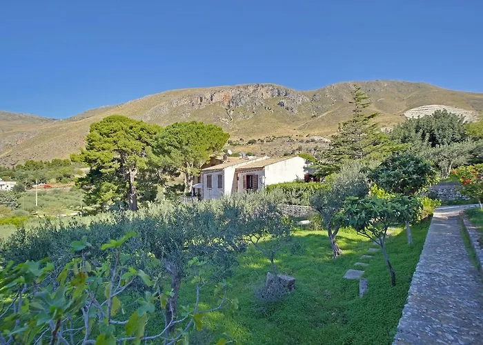 Poggio Di Mare Bed & Breakfast Castelluzzo